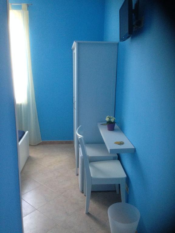 Perla Del Mare Affittacamere Campofelice Di Roccella Δωμάτιο φωτογραφία